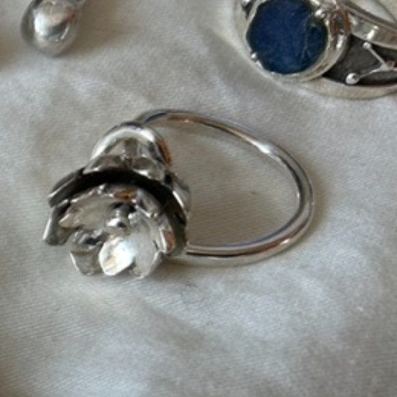 Pamela Love sterling silver flower ring (spins) - Picture 2 of 2